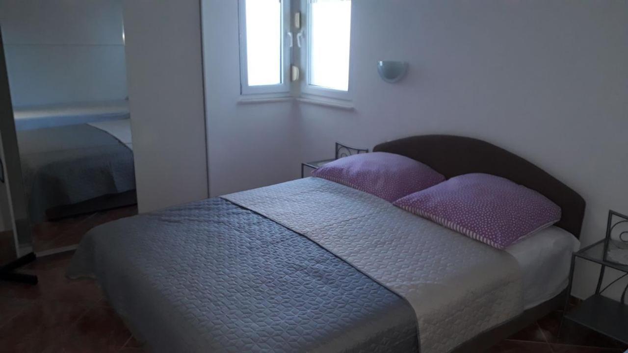 Apartmani Jureta Okrug Gornji Exterior photo