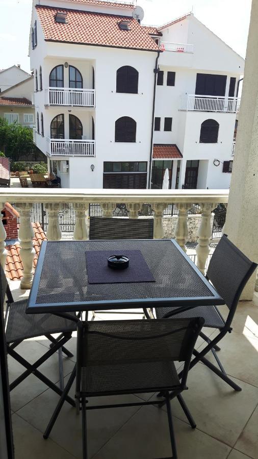 Apartmani Jureta Okrug Gornji Exterior photo