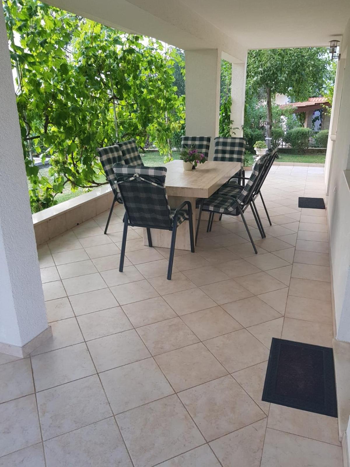Apartmani Jureta Okrug Gornji Exterior photo