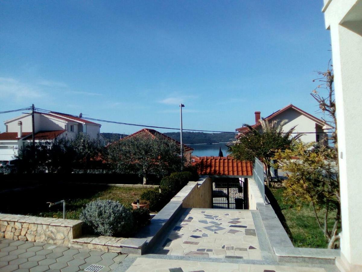 Apartmani Jureta Okrug Gornji Exterior photo